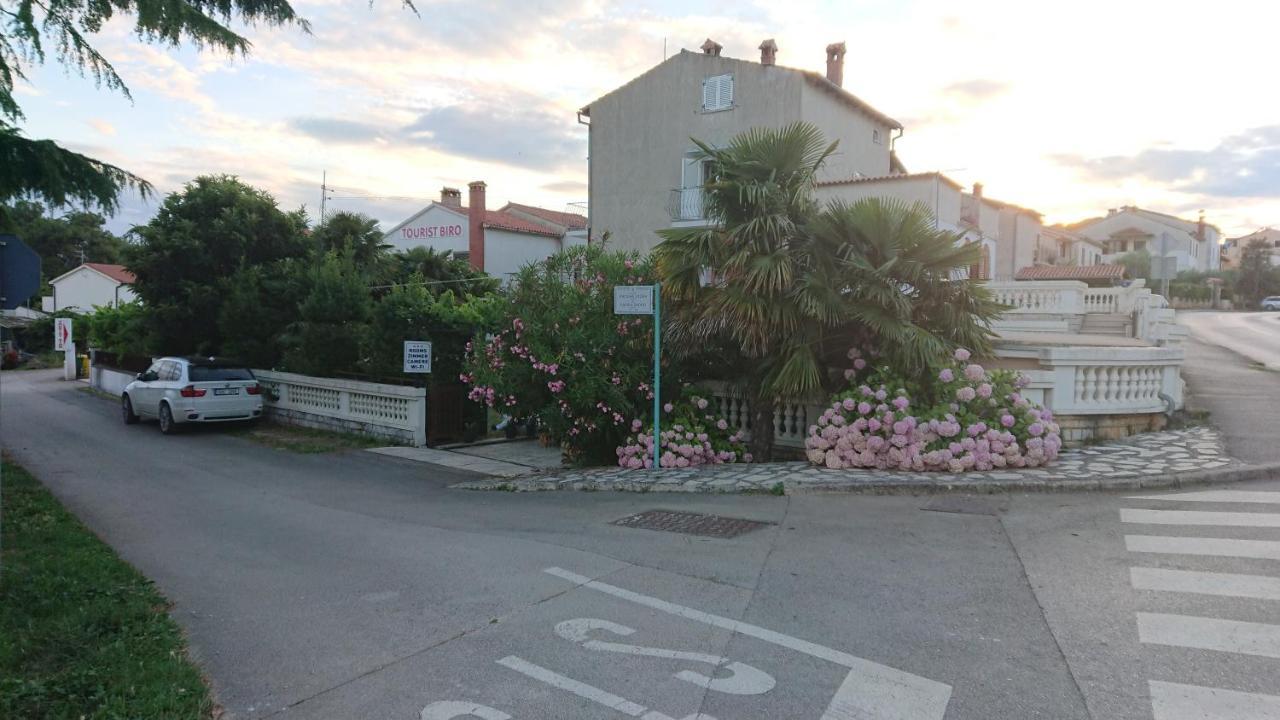 Near Beach - Apartments Marica Rovinj Exterior photo